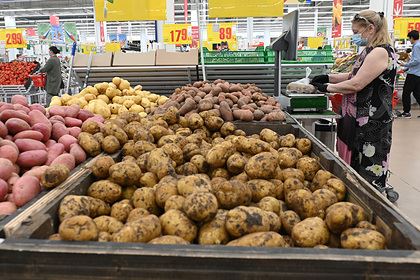 Доходы россиян уменьшились на полтонны картошки