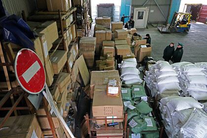 В России предложили раздавать нуждающимся изъятые таможней товары
